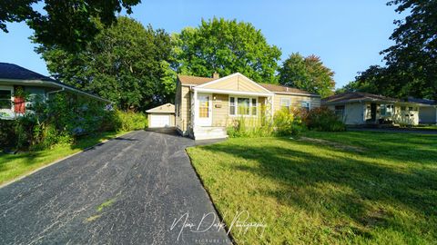 Tiny photo for 115 S Lincoln Avenue, Mundelein, IL 60060 (MLS # 12473738)