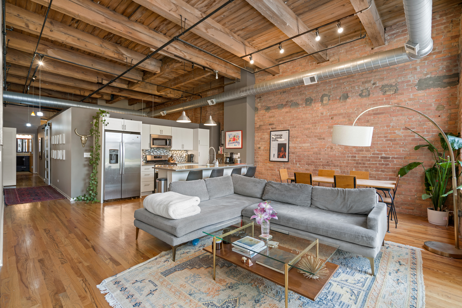 1243 S WABASH Avenue 404