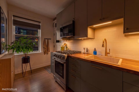 Tiny photo for 846 Hinman Avenue #2, Evanston, IL 60202 (MLS # 12753457)