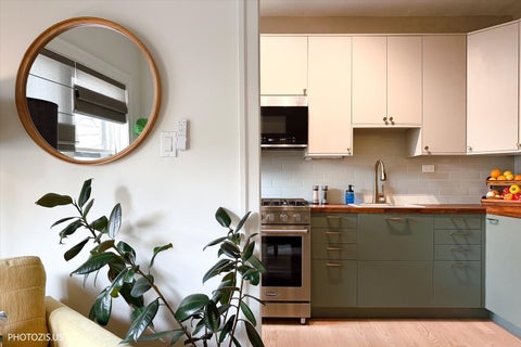 Tiny photo for 846 Hinman Avenue #2, Evanston, IL 60202 (MLS # 12753457)