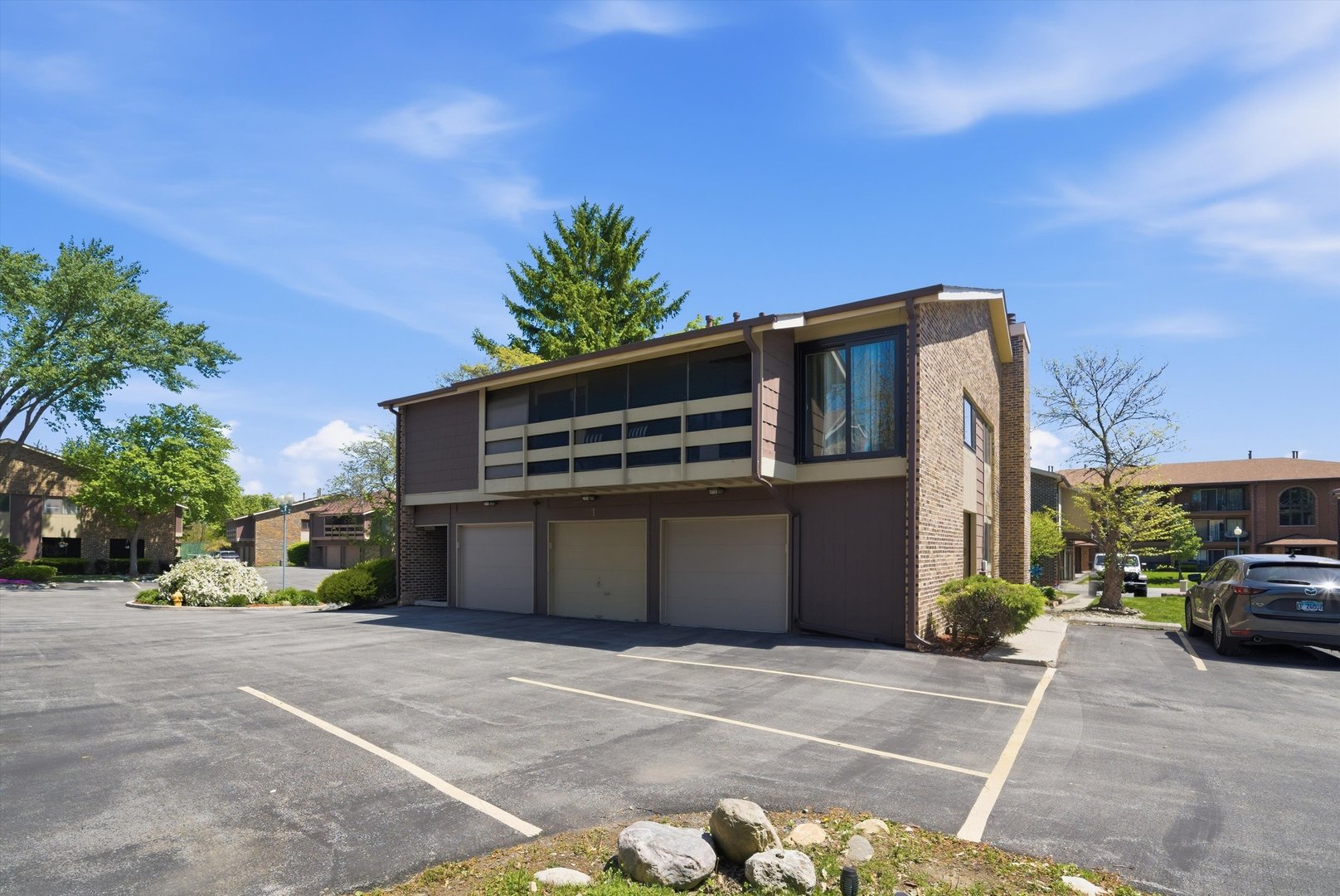 1 W Stonebridge Court 1C
