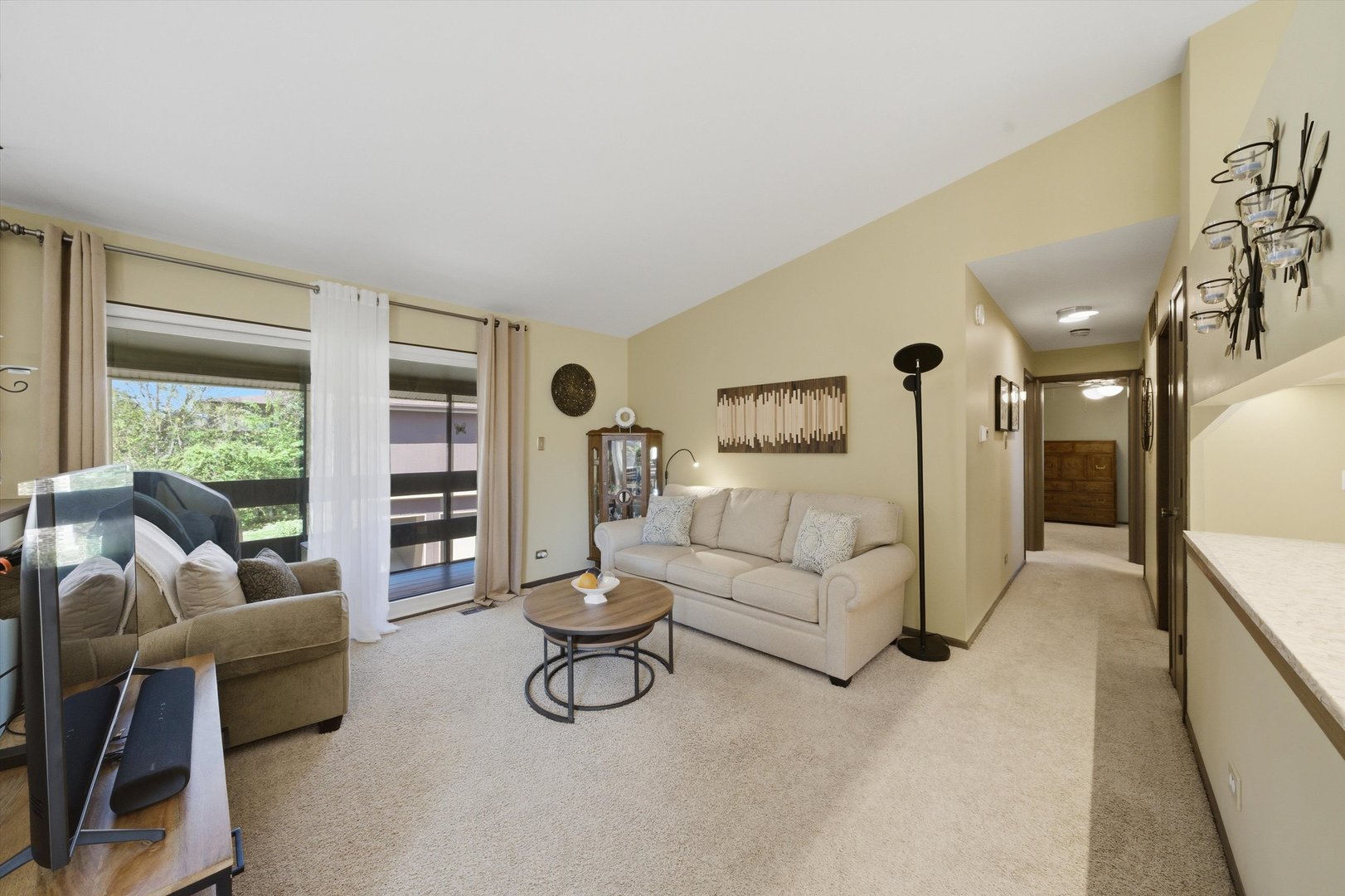 1 W Stonebridge Court 1C