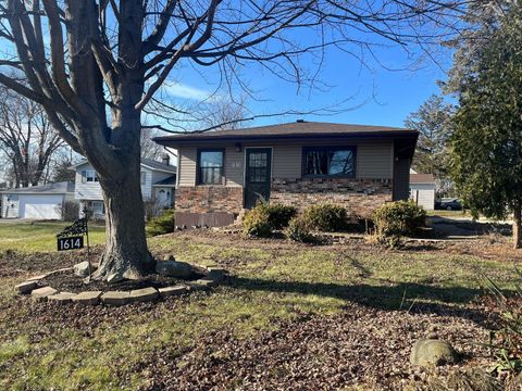 1614 North Avenue Round Lake Beach IL 60073