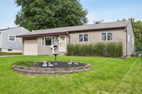 Tiny photo for 2923 Cypress Drive, Bettendorf, IA 52722 (MLS # 12771099)