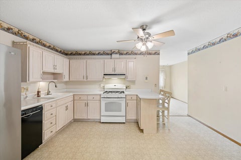 Tiny photo for 2923 Cypress Drive, Bettendorf, IA 52722 (MLS # 12771099)