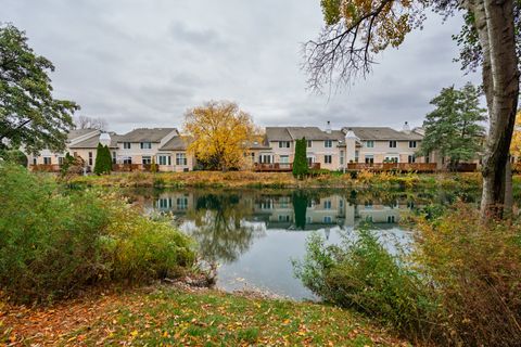 Tiny photo for 1745 PAVILION Way #206, Park Ridge, IL 60068 (MLS # 12515784)