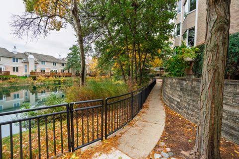 Tiny photo for 1745 PAVILION Way #206, Park Ridge, IL 60068 (MLS # 12515784)