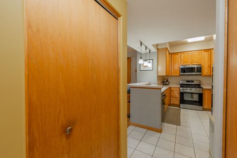 Tiny photo for 1745 PAVILION Way #206, Park Ridge, IL 60068 (MLS # 12515784)