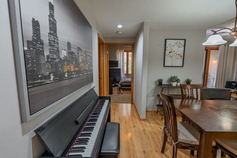 Tiny photo for 1745 PAVILION Way #206, Park Ridge, IL 60068 (MLS # 12515784)