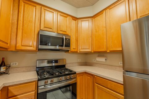 Tiny photo for 1745 PAVILION Way #206, Park Ridge, IL 60068 (MLS # 12515784)