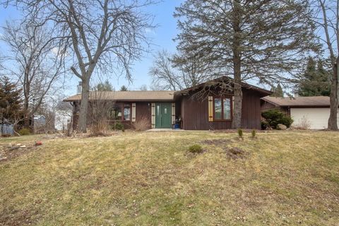 Tiny photo for 5 Echo Hill Road, Oakwood Hills, IL 60013 (MLS # 12579749)
