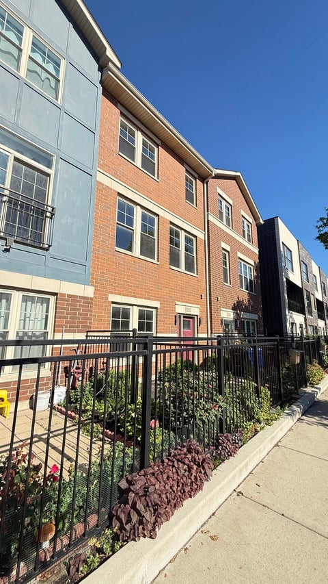 Tiny photo for 3232 S Shields Avenue, Chicago, IL 60616 (MLS # 12678488)