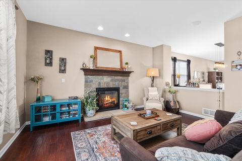 Tiny photo for 509 Moorfield Avenue, North Aurora, IL 60542 (MLS # 12558090)