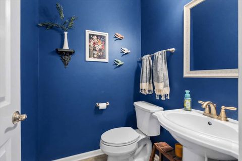 Tiny photo for 509 Moorfield Avenue, North Aurora, IL 60542 (MLS # 12558090)