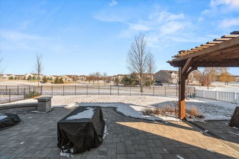 Tiny photo for 509 Moorfield Avenue, North Aurora, IL 60542 (MLS # 12558090)