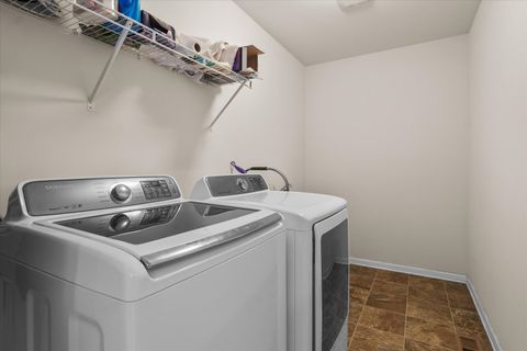 Tiny photo for 509 Moorfield Avenue, North Aurora, IL 60542 (MLS # 12558090)