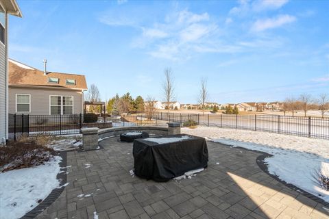 Tiny photo for 509 Moorfield Avenue, North Aurora, IL 60542 (MLS # 12558090)