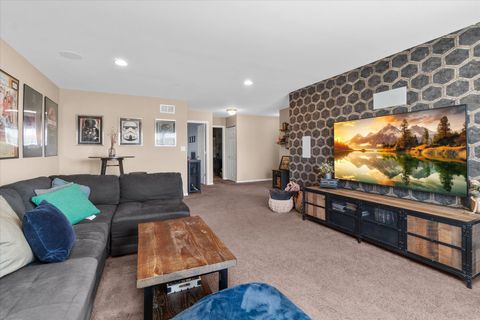 Tiny photo for 509 Moorfield Avenue, North Aurora, IL 60542 (MLS # 12558090)