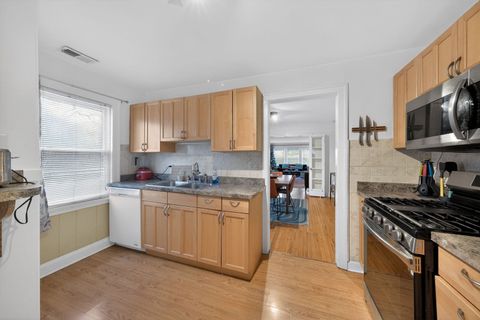 Tiny photo for 979 Vine Street, Winnetka, IL 60093 (MLS # 12606031)