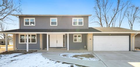 Photo of 99 Essex Road, Elk Grove Village, IL 60007 (MLS # 12601490)