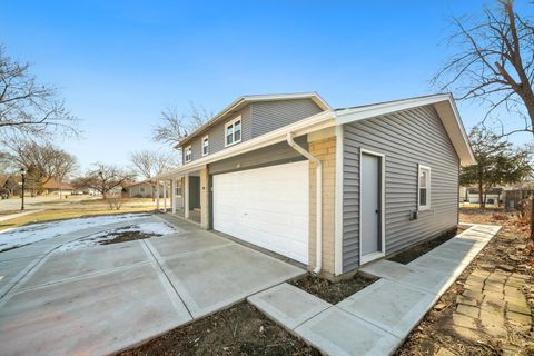 Tiny photo for 99 Essex Road, Elk Grove Village, IL 60007 (MLS # 12601490)