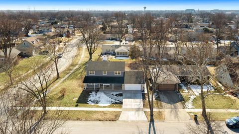 Tiny photo for 99 Essex Road, Elk Grove Village, IL 60007 (MLS # 12601490)