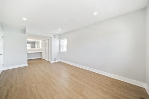 Tiny photo for 99 Essex Road, Elk Grove Village, IL 60007 (MLS # 12601490)