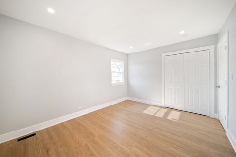 Tiny photo for 99 Essex Road, Elk Grove Village, IL 60007 (MLS # 12601490)