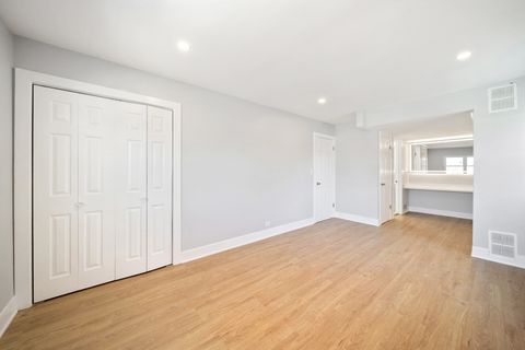 Tiny photo for 99 Essex Road, Elk Grove Village, IL 60007 (MLS # 12601490)