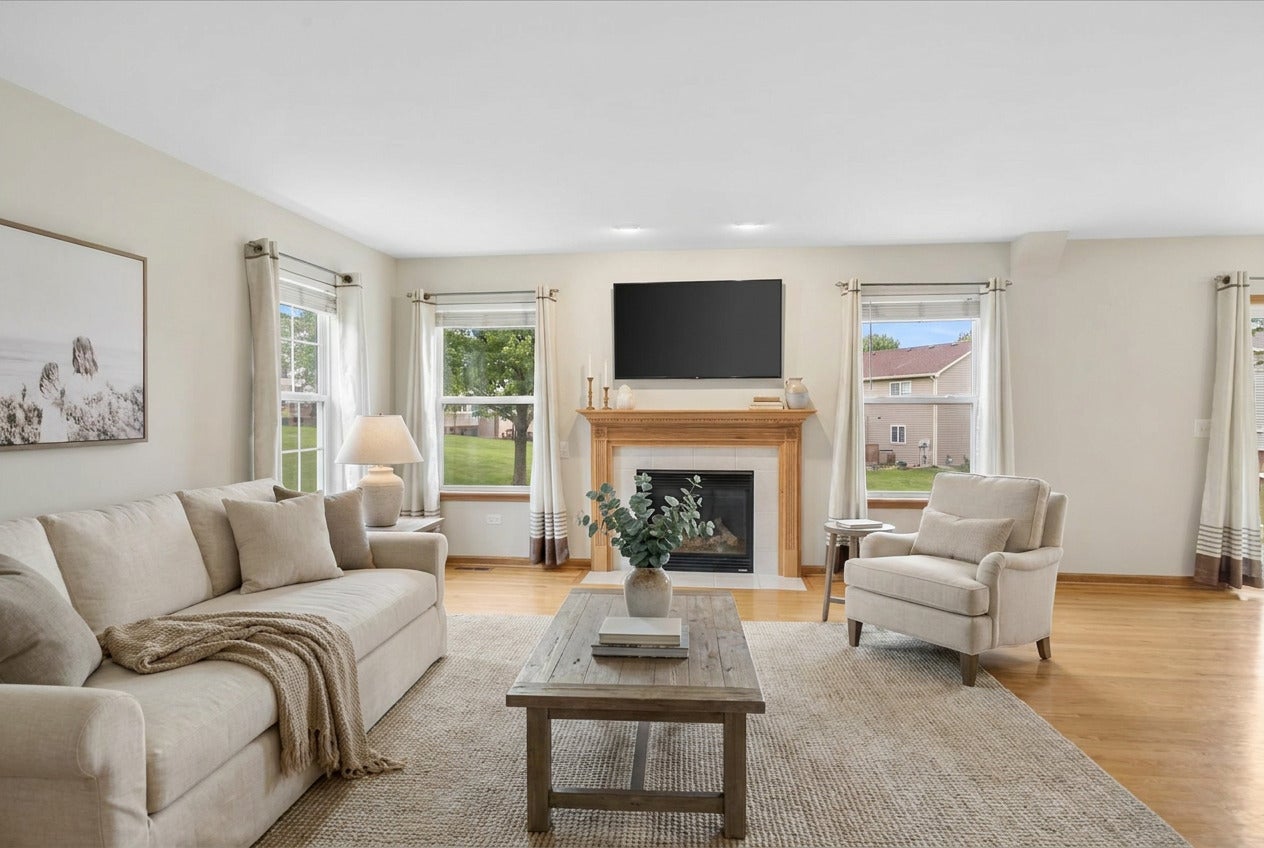 1109 Grass Lake Drive 1109