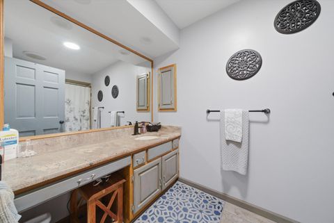 Tiny photo for 6 E Anchor Drive, Oswego, IL 60543 (MLS # 12594485)