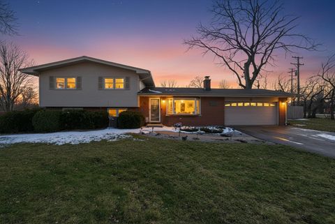 Tiny photo for 6 E Anchor Drive, Oswego, IL 60543 (MLS # 12594485)