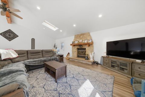 Tiny photo for 6 E Anchor Drive, Oswego, IL 60543 (MLS # 12594485)