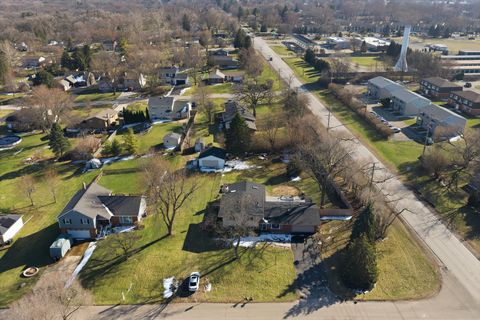 Tiny photo for 6 E Anchor Drive, Oswego, IL 60543 (MLS # 12594485)