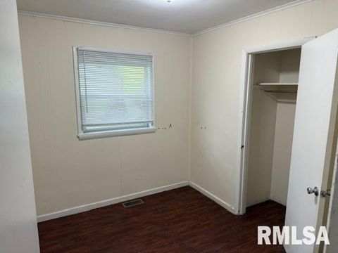 Tiny photo for 316 Lynda Drive, Carbondale, IL 62901 (MLS # EB458605)