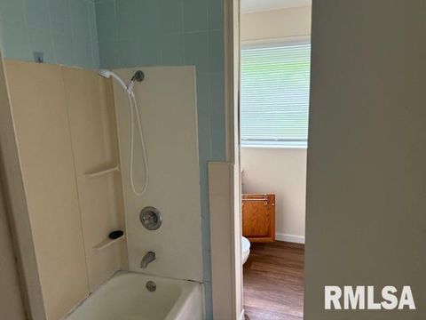 Tiny photo for 316 Lynda Drive, Carbondale, IL 62901 (MLS # EB458605)