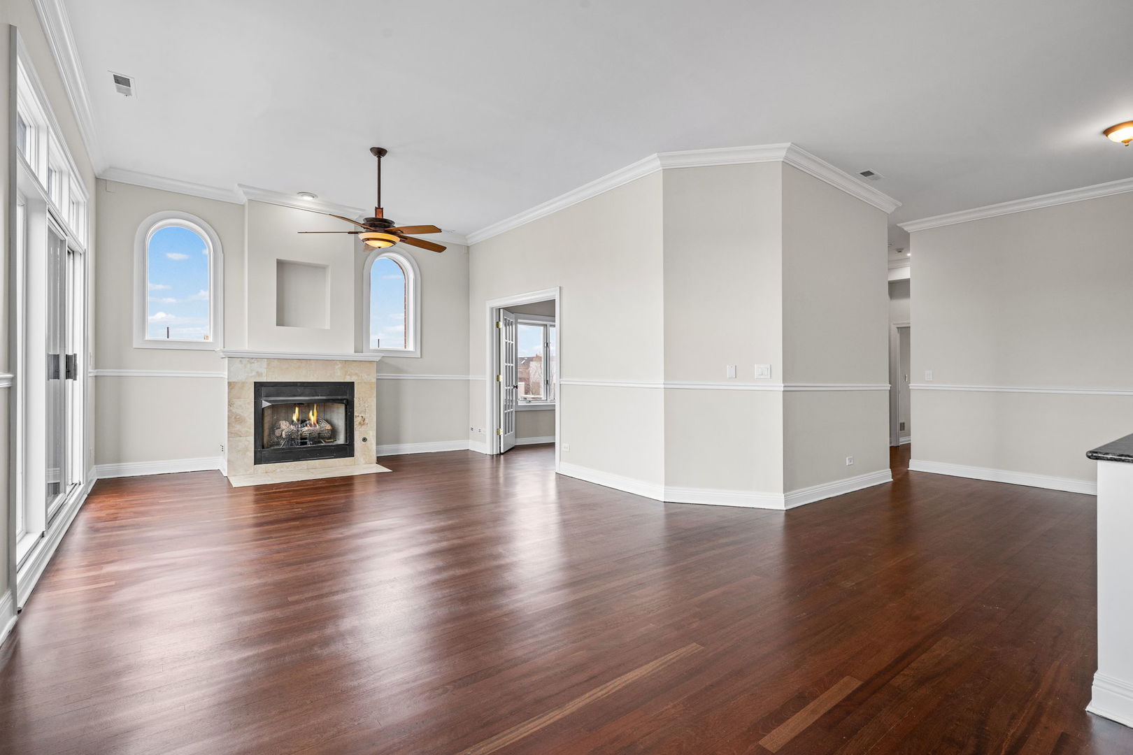 852 N Damen Avenue 4B