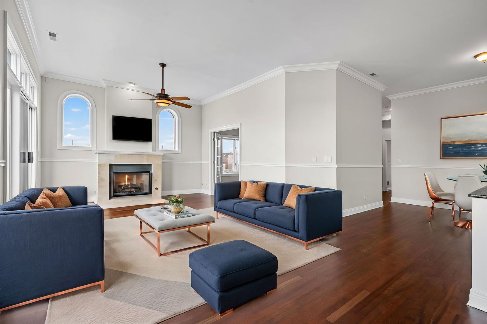 852 N Damen Avenue 4B