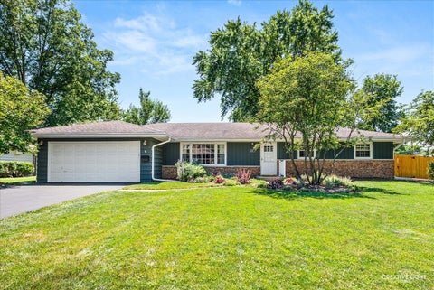 Photo of 210 Briar Lane, North Aurora, IL 60542 (MLS # 12697908)