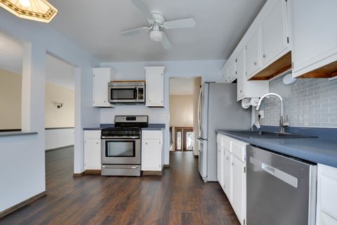 Tiny photo for 534 Cottonwood Circle, Bolingbrook, IL 60440 (MLS # 12531485)