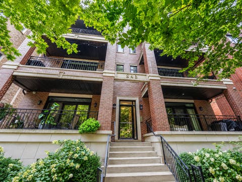 Photo of 843 W Buckingham Place #4E, Chicago, IL 60657 (MLS # 12725199)