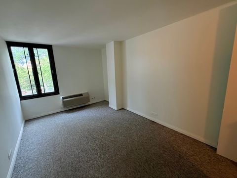 Tiny photo for 2007 N Sedgwick Street #202, Chicago, IL 60614 (MLS # 12473384)