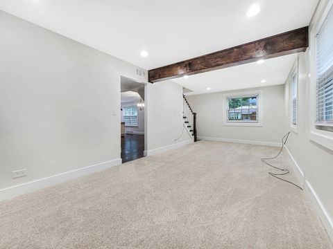 Tiny photo for 401 S 4th Avenue, Libertyville, IL 60048 (MLS # 12571291)