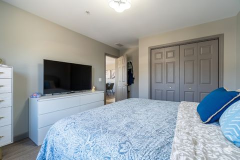 Tiny photo for 100 N Bokelman Street #325, Roselle, IL 60172 (MLS # 12535207)