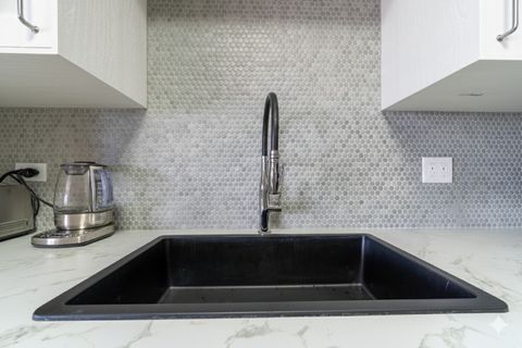 Tiny photo for 100 N Bokelman Street #325, Roselle, IL 60172 (MLS # 12535207)