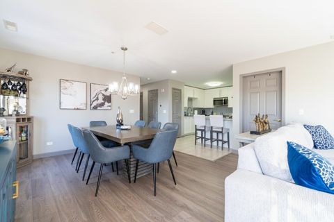 Tiny photo for 100 N Bokelman Street #325, Roselle, IL 60172 (MLS # 12535207)