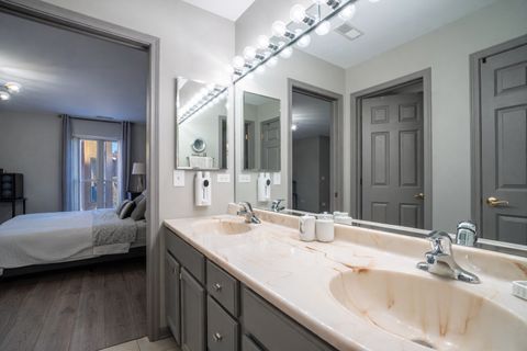 Tiny photo for 100 N Bokelman Street #325, Roselle, IL 60172 (MLS # 12535207)