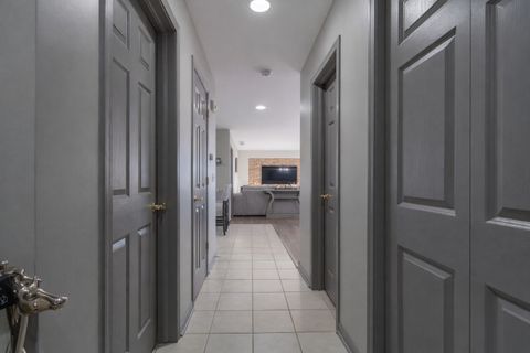 Tiny photo for 100 N Bokelman Street #325, Roselle, IL 60172 (MLS # 12535207)