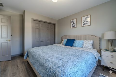 Tiny photo for 100 N Bokelman Street #325, Roselle, IL 60172 (MLS # 12535207)