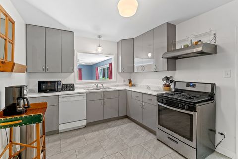 Tiny photo for 321 Newman Court, Lake Bluff, IL 60044 (MLS # 12530472)